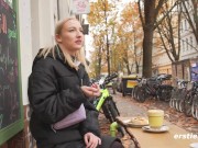 Ersties - Mit Sprühsahne macht die zierliche Nattie ihren Riesen-Dildo feucht für einen heißen Ritt 10/16