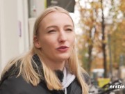 Ersties - Mit Sprühsahne macht die zierliche Nattie ihren Riesen-Dildo feucht für einen heißen Ritt 8/16