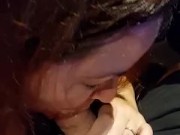 Madame sait comment occuper monsieur pendant les réunions 4/16