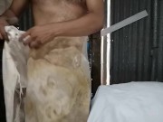 إنها تفتح بوسها أمام صاحب الديك الكبير الجنس الإيراني 1/16