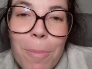 Chica se toca hasta correrse 4/16