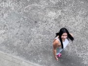 La encontré en SEX-DATER y no pensé que era la Vecina de al lado 1/16