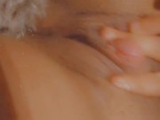 Pumping monster clit to orgasm 14/16