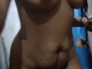 فتاة عربية مصرية تجلخ لحبيبها المسافر تجليخ رائع و رقص مدهش 14/16