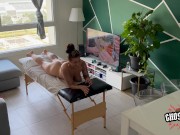 Massaggiatore porco si SCOPA questa TROIA fino a farla SQUIRTARE FORTE 6/16