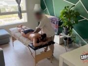 Massaggiatore porco si SCOPA questa TROIA fino a farla SQUIRTARE FORTE 8/16