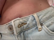 Esposa gostosa e safadinha fazendo compras sem sutiã bem à vontade 14/16