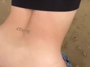 Fais moi jouir à la plage !💦 4/16