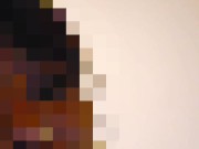 MILF ebony Cameriera brasiliana dell'hotel viene nella mia stanza e me la inculo 16/16