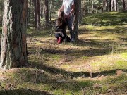 Extrem riskanter Rimjob! Geiler Rimjob im Wald endet mit einem Cumshot auf dem Bett! 2/16