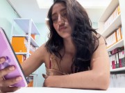 Pasante universitaria me seduce para follar su CULO en la oficina! 1/16