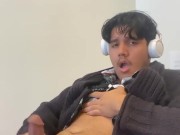 SOLO 19YR OLD STROKING AT THE OFFICE 13/16