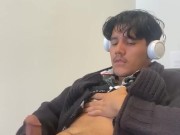 SOLO 19YR OLD STROKING AT THE OFFICE 16/16