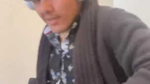 SOLO 19YR OLD STROKING AT THE OFFICE