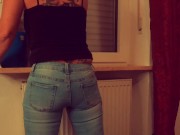 Beim Fenster putzen in die Jeans gepisst 10/16