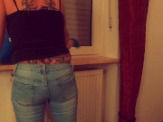 Beim Fenster putzen in die Jeans gepisst 5/16