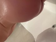 Попка в пенке - Screenshot 12 of 16 - Big Ass Milf