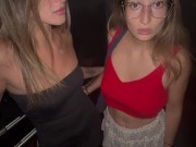 Threesome in ascensore nel centro commerciale 1/16