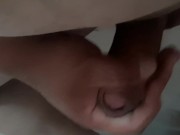 Me mastrubo en baño publico 8/16