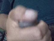 Jugando con mi pene en el sillon 3/16