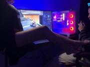 Mulher tem certeza que é melhor que o video game e ela prova 2/16