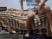 EL AMIGO DE MI PADRASTRO ME PENETRA TAN FUERTE 9/16