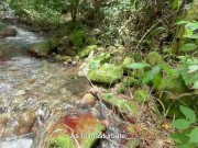 me follo duro a desconocía en el bosque mientras me observa desde la piedra y termino  follandola 1/16