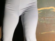 Babe drenches her yoga pants behind dumpster 1/16