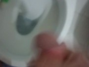 Mi masturbo e sborro dopo la doccia 11/16