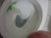 Mi masturbo e sborro dopo la doccia 16/16