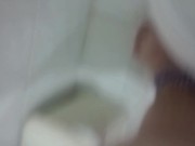 Mi masturbo e sborro dopo la doccia 2/16