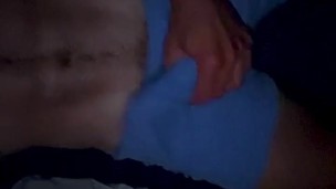 Come lay in bed with me !