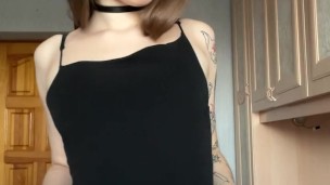 Beautiful bitch in dark lingerie shows her ass💕