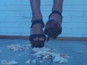 giant woman crushes food, would you like to be that bread? 15/16