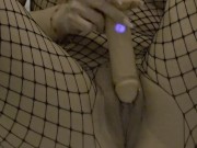 Pido que me grabe a mi hermanastro mientras me toco y monto mi polla 1/16