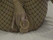 Pido que me grabe a mi hermanastro mientras me toco y monto mi polla 5/16