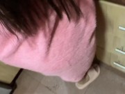 Suegra Caliente se queda sola en casa con el Yerno. QUE CULO ENORME!🤤💦 4/16