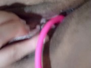 Limpando o mel do meu vibrador e gozando mais. Parte 1/2. 2/16