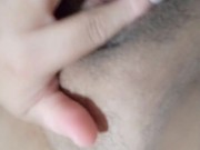 Limpando o mel do meu vibrador e gozando mais. Parte 1/2. 4/16