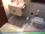 CULT VIDEO (2019)  - MILF TROIA A CASA SOLA SCOPA L'IDRAULICO 1/16