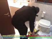 CULT VIDEO (2019)  - MILF TROIA A CASA SOLA SCOPA L'IDRAULICO 2/16