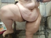 Pissing vid debut 7/16