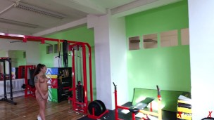 Gym girl gets fucked (deepthroat, sex, rimming, BTS)