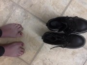 Boot try-on + toe wiggling 1/16
