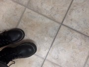 Boot try-on + toe wiggling 13/16