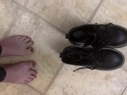 Boot try-on + toe wiggling 3/16
