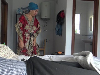 Kürt temizlikçi İstanbul’daki otelde siyahi turistle aldatıyor – TURK PORN TURBANLI AMATOR