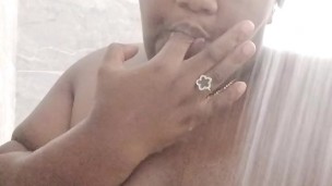 WANT TO SHOWER WITH ME ? 💦🤭😍😩