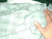 ANO APRETADO DE COLEGIALA TRAVIESA QUEDA LLENO DE LA LECHE DE PAPI! 10/16