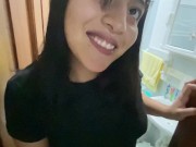 Hermanastra follada mientras se cepilla los dientes 2/16